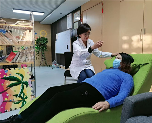 童年创伤是怎么形成的?心理咨询中通过什么方式疗愈?
